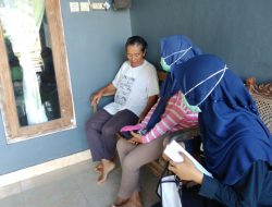 Bagikan Masker, Widya Muda Kaliwaru Gerak Cepat Antisipasi Penyebaran Corona