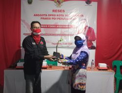 Reses DPRD Kota Yogyakarta, Fokki Berbagi Bibit Tanaman dan Masker