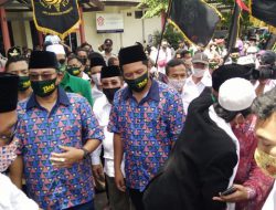 Mendaftar Ke KPU, Pasangan DWS-ACH Diiringi Arak-Arakan Kelompok Seni dan Komunitas