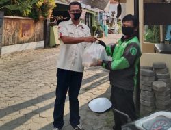 Jelang Lebaran Repdem Yogyakarta Bagikan 100 Paket Sembako untuk Warga