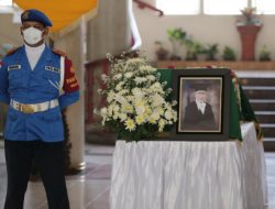 Guru Besar FKKMK UGM, Prof Sulchan Sofoewan Tutup Usia