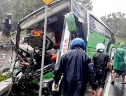 Bus Pariwisata Tabrak Tebing di Imogiri Bantul, 13 Penumpang Meninggal Dunia