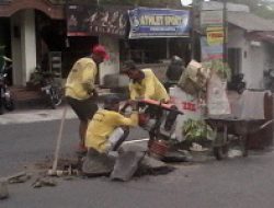 Awas, Jalan Ini Berbahaya untuk Dilintasi