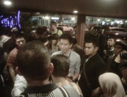 Ratusan Penumpang Terlantar 10 jam di Bandara Adjisucipto
