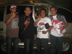 Komunitas Ekonomi Kreatif Blok Tempe Bandung â€˜Patunganâ€™ Kampanyekan Jokowi-JK