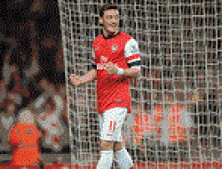 Percundangi Newcastle, Arsenal Jauhi Everton