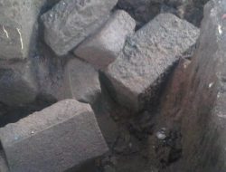 Batu Diduga Runtuhan Candi Ditemukan Penggali Septik Tank