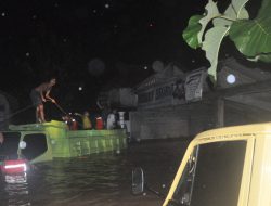 2 Rumah Terendam Banjir, 2 Warga Terjebak di Dalamnya