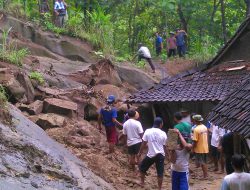 Terkena Longsor usai Melakukan Penggalian