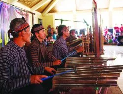 Kenalkan Kembali Kesenian Krumpyung