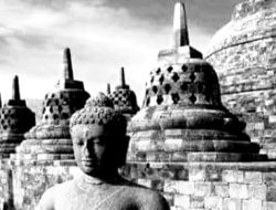 Kabar Gembira Bagi yang Tadinya Pikir-Pikir ke Borobudur,Tiket Naik Candi 750 Ribu Ditunda