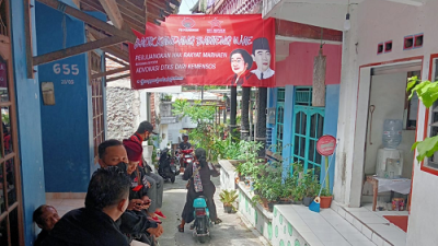 Warga Kampung Terban antusias mendatangi posko Repdem Kota Yogyakarta untuk meminta bantuan akses DTKS. Foto: ist