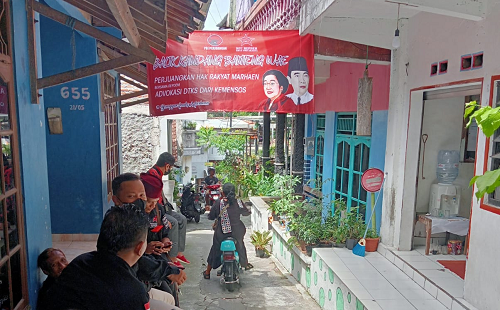 Warga Kampung Terban antusias mendatangi posko Repdem Kota Yogyakarta untuk meminta bantuan akses DTKS. Foto: ist
