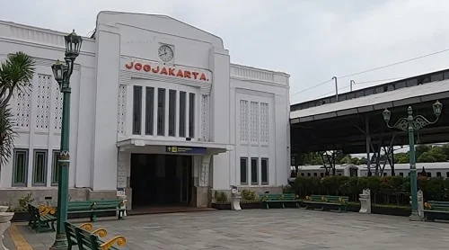 stasiun tugu yogyakarta