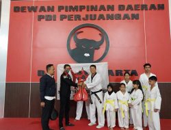 Dorong Atlet Taekwondo RTA Tingkatkan Prestasi, Pimpinan Repdem Beri Bantuan Peralatan Latihan