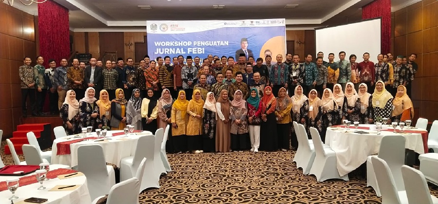 Peserta Workshop Penguatan Jurnal yang diselenggarakan Asosiasi Fakultas Ekonomi dan Bisnis Islam (AFEBIS) Kamis (25/05/2023) di Hotel Bumi Senyiur Samarinda. Foto: doc/AFEBIS