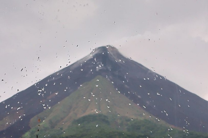 Puncak Gunung Karangetan, Sitaro. Foto: PVMBG Kementrian ESDM
