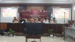Tim Seleksi Calon Anggota KPU DIY saat menggelar konferensi pers di Kantor KPU DIY, Senin (15/05/2023). Foto: Fafa