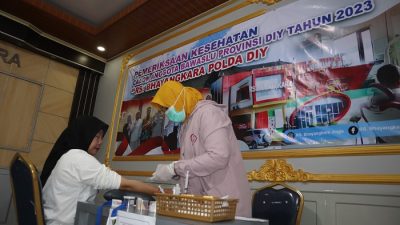 Calon anggota Bawaslu DIY jalani tes kesehatan di RS Bhayangkara Yogyakarta, Senin (05/06/2023). Foto: Fafa