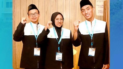 Tiga Peserta MFQ UIN Sunan Kalijaga, penyumbang emas pertamanya di ajang OASE. Foto: ist