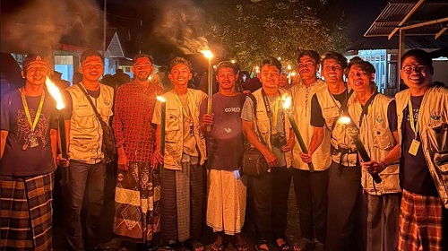Mahasiswa KKN UGM unit Bacan, Halmahera Selatan meramaikan perayaan Iduladha 1444 H di Desa Bibinoi dan Songa Kecamatan Bacan Timur. Bersama dengan warga desa, kemarin. Foto: ist