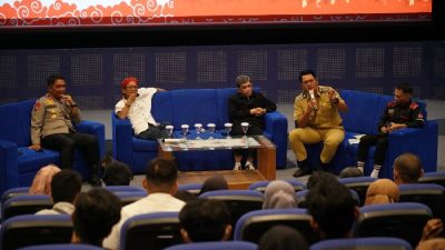 Wakil Bupati Sleman saat menjadi narasumber dalam acara dialog kebangsaan di Universitas Amikom Yogyakarta, Senin (21/08/2023). Foto: Ist