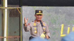 Kapolda DIY, Irjen Pol Suwondo Nainggolan, saat menjadi Pembina upacara bendera di SMA N 8 Yogyakarta Senin (18/9/2023) kemarin. Foto: ist