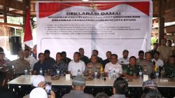 Deklarasi damai elemen masyarakat Bitung, Sulut, pasca bentrok. Foto: Ist