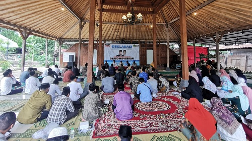 Perkumpulan Guru Ngaji Nahdliyin se DIY. Deklarasi dukung Paslon 02 Prabowo-Gibran, Sabtu, (13/01/2024) di Joglo Asa Ngeban Condong Catur, Sleman.