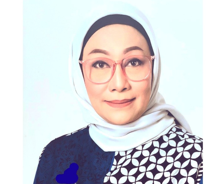 Dra Prima Sari, FLMI, pemerhati masalah sosial, ekonomi, dan kesehatan