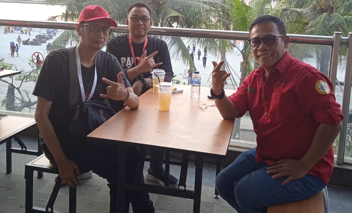 Fokki bersama pimpinan DPN Repdem dan Anggota DPR RI, Masinton Pasaribu. Foto: ist