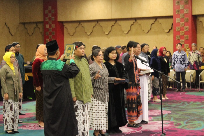 Bawaslu Sleman Melantik Panwascam yang akan bertugas mengawasi Pilkada 2024. Foto: doc. Bawaslu Sleman.