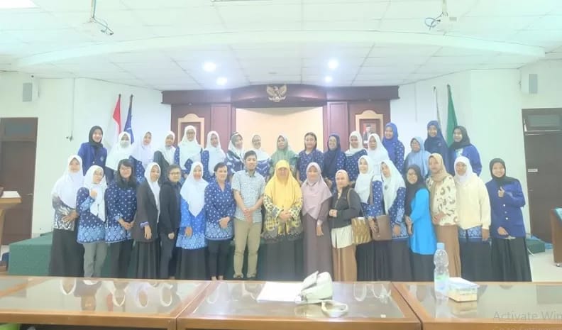 Guru Tempat Penitipan Anak (TPA) Se-Kapanewon (Kecamatan), Kabupaten Sleman, Daerah Istimewa Yogyakarta (DIY) mengikuti Pelatihan Manajemen Pembelajaran yang diselenggarakan Dosen Pendidikan Guru Pendidikan Anak Usia Dini Universitas Negeri Yogyakarta ( PG PAUD UNY ). Foto: Ist