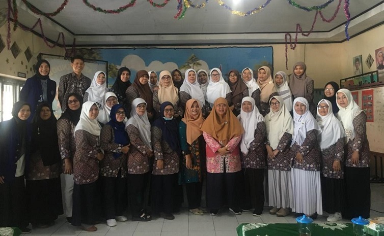 Tim Pengabdian Masyarakat dari Departemen PAUD UNY. Foto: Ist