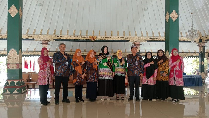 Kunjungan Studi Tiru Ibu PAUD dari Tarakan, Kaltara dismbut hanngat Kepala Dinas Pendidikan Sleman dan Ketua Pokja Ibu Paud Kabupaten sleman beserta jajaran. Foto: Fefin.