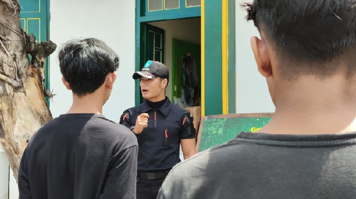 Pokmas Lipas IKA Menwa Mahakarta Saat melaksanakan Bimbingan Kemasyarakatan Klien Anak Bapas Jogja, di halaman Griya Abhipraya Purbonegoro Yogyakarta. Foto: Ist