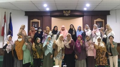 Tim Dosen Departemen PAUD UNY saat melaksanakan PKM Peningkatan Capacity Building bagi Pendidik dan Tenaga Pendidik (Tendik), TPA Se-Kapanewon Depok, Kabupaten Sleman, DIY. Foto: Tim PKM PAUD UNY