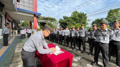 Tunjukkan Komitmen Tingkatkan Pelayanan Prima di 2025, Bapas Jogja Laksanakan Apel pagi dan Pencanangan Pakta Integritas Penandatanganan Perjanjian Kerja