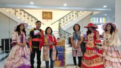 Valentrain, program kasih sayang dan berbagi di stasiun Yogyakarta, Jumat, 14 Februari 2025.