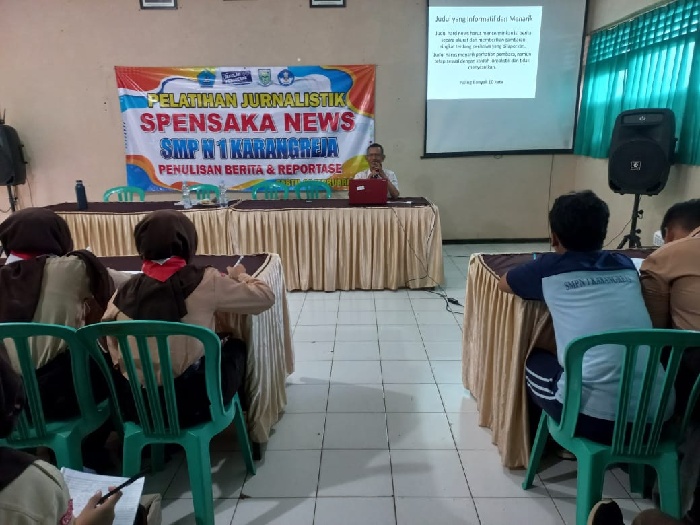 Sebanyak 60 siswa Kelas7 dan 8 SMP Negeri 1 Karangreja (Spensaka) mengikuti Pendidikan Jurnalistik bersama wartawan, Sabtu (22/02/2025). Foto: Ist
