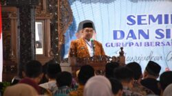 Ketua DPD AGPAII Purbalingga, Priyanto saat menyampaikan sambutan pada acara Seminar Pendidikan Nasional dan Silaturahmi Akbar Guru PAI se Purbalingga, Sabtu (26/4/2025) di Pendopo Dipokusumo. Foto: Tar