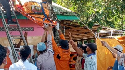 Menggemparkan! Seorang Kakek di Kemangkon Purbalingga Ditemukan Meninggal di Atap Rumahnya