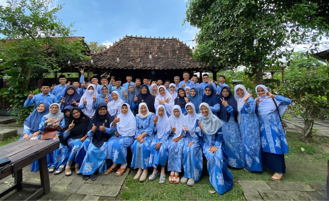 Para Alumni Bimbingan Haji Aisyiyah (ALBHA) Tahun 2022 Kabupaten Sleman, terus merawat silaturahmi dengan pengajian Rutin tiga bulanan. Foto: Ist