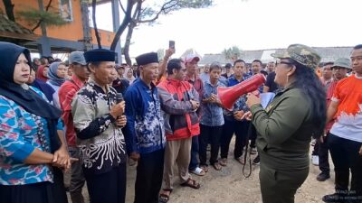 Sebanyak 109 lapak pedagang yang selama ini berdiri di sisi selatan jalur pantai akan dipindahkan ke lokasi baru di sebelah utara.