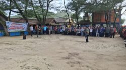 Sesuai dengan permintaan para pedagang dan kelompok sadar wisata (Pokdarwis), sosialisasi dilaksanakan langsung di lokasi.