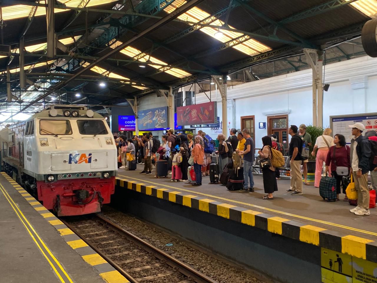 Pemesanan Tiket Kereta Api Nataru 2025 Resmi Dibuka, KAI Daop 6 Yogyakarta Imbau Gunakan Kanal Resmi