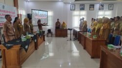 Lebih dari seratus kepala sekolah dasar (SD) dari 18 kapanewon berkumpul, menyimak pesan langsung dari Bupati Gunungkidul, Endah Subekti Kuntariningsih.