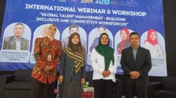 Membedah Tantangan Ekonomi Era Kecerdasan Buatan, Prof Mochlasin (paling kanan) Bicara di Seminar Internasional UBY. Foto: Istimewa