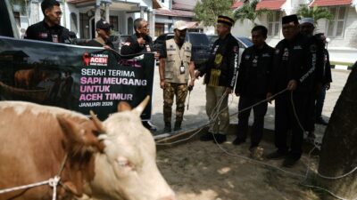 Ustadz Bachtiar Nasir Pimpin Penyaluran Bantuan Alumni Timur Tengah di Aceh