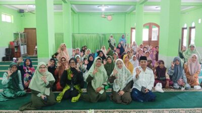 PRA Sidoarum mengajak warga kelola sampah bernilai ekonomi melalui pengajian dan pelatihan berbasis keimanan. Foto: Ist